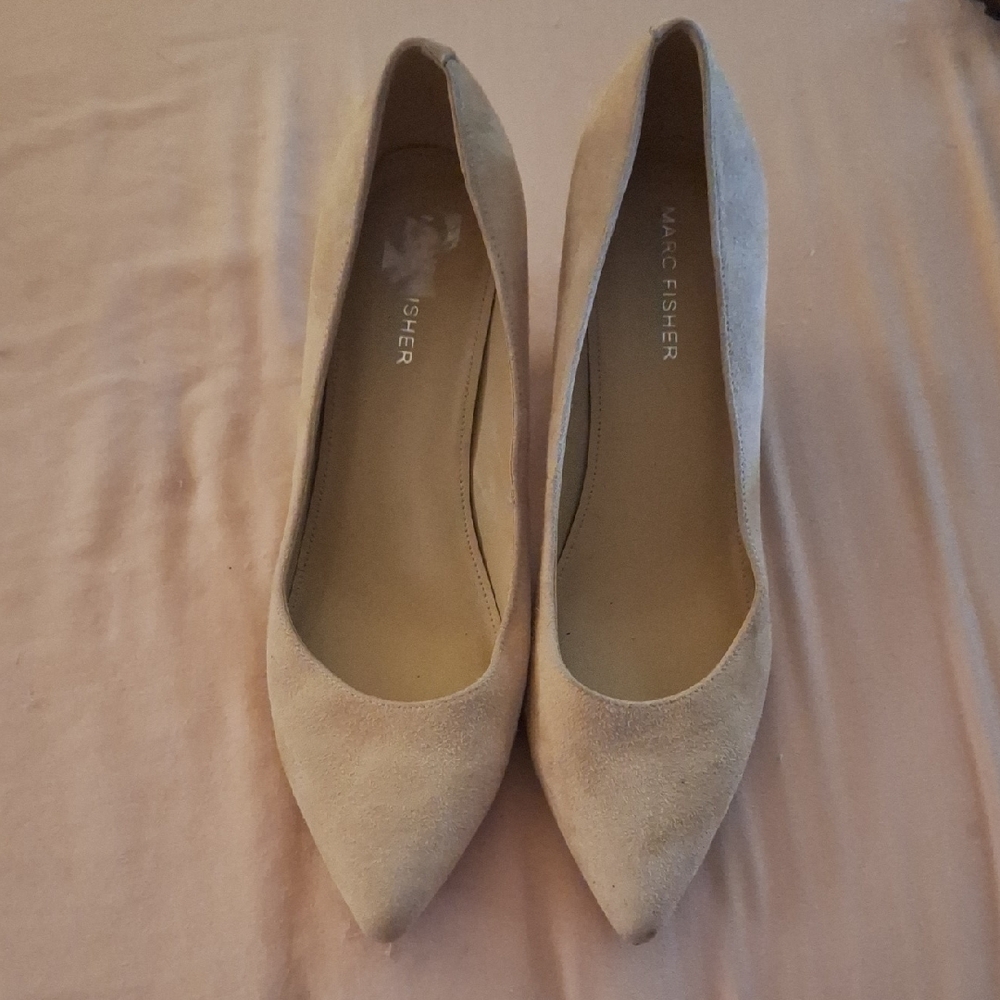 Marc Fisher Women's Cream Pumps